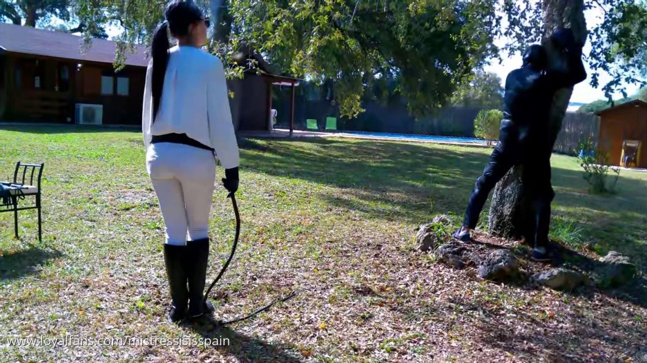 Mistress Isis Spain - Mistress Isis - VS76 Outdoor training